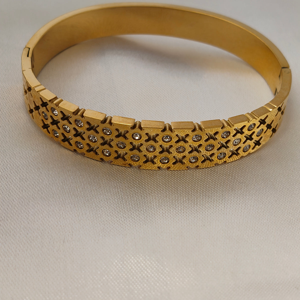 Binge bracelet